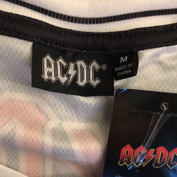 AC/DC 1980 Hells Bells Jersey Men’s Medium NWT - Picture 2 of 4